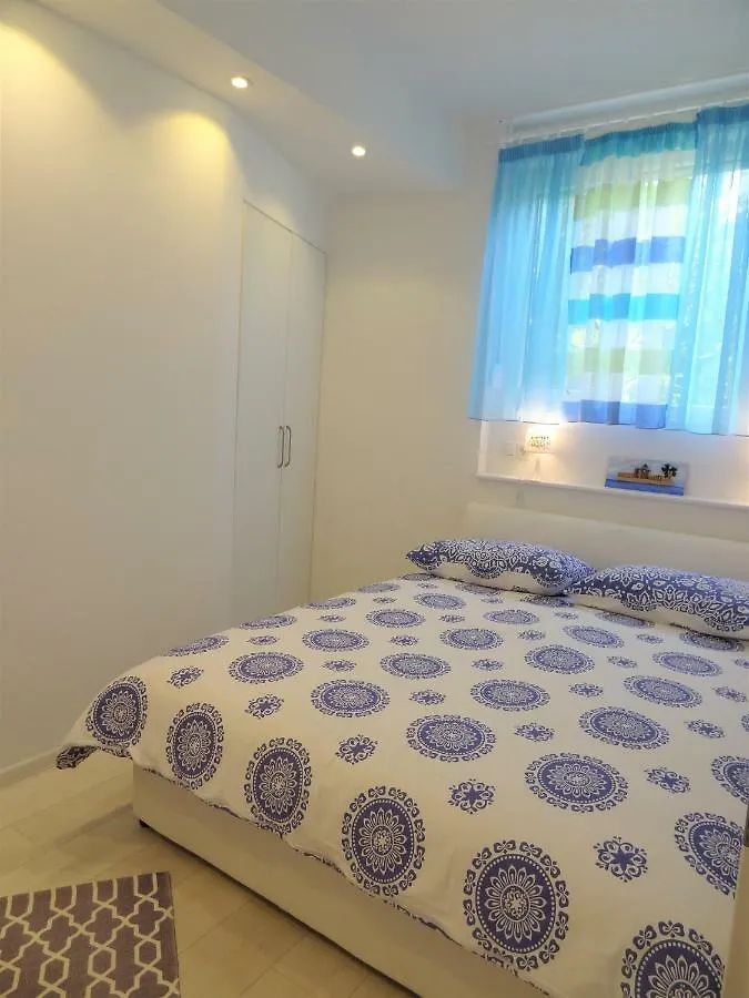 Apartment Bezic Kastela 0*,