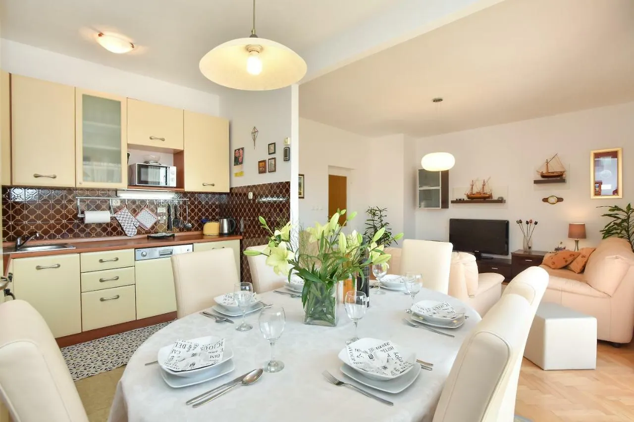 Apartment Bezic Kastela